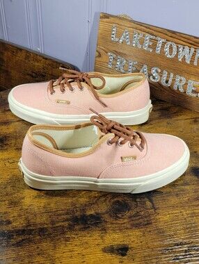 Vans off the wall Low-Top Canvas Sneakers in Blush Pink with Tan Trim